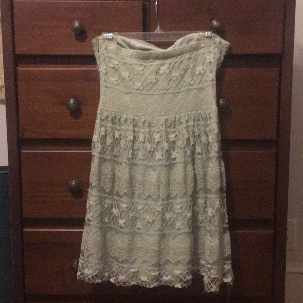Light green boho/lace strapless dress (Medium) - Picture 4 of 7